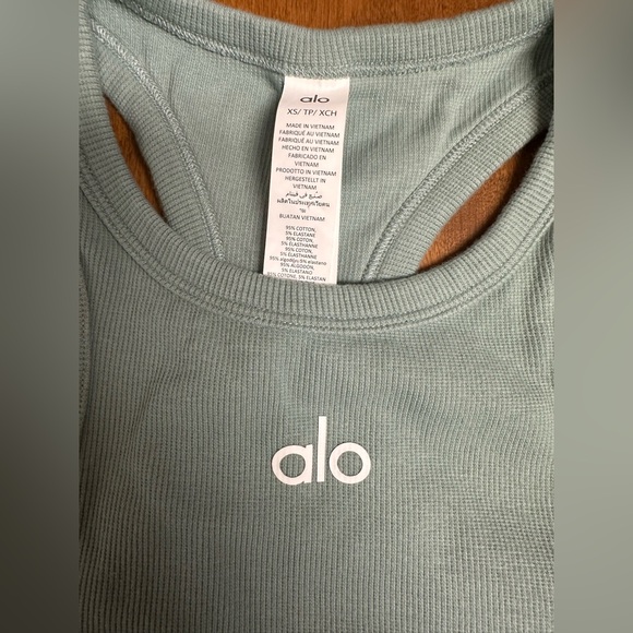 Women’s Alo Yoga Sea foam Green Aspire Tank Size XS - Picture 3 of 6
